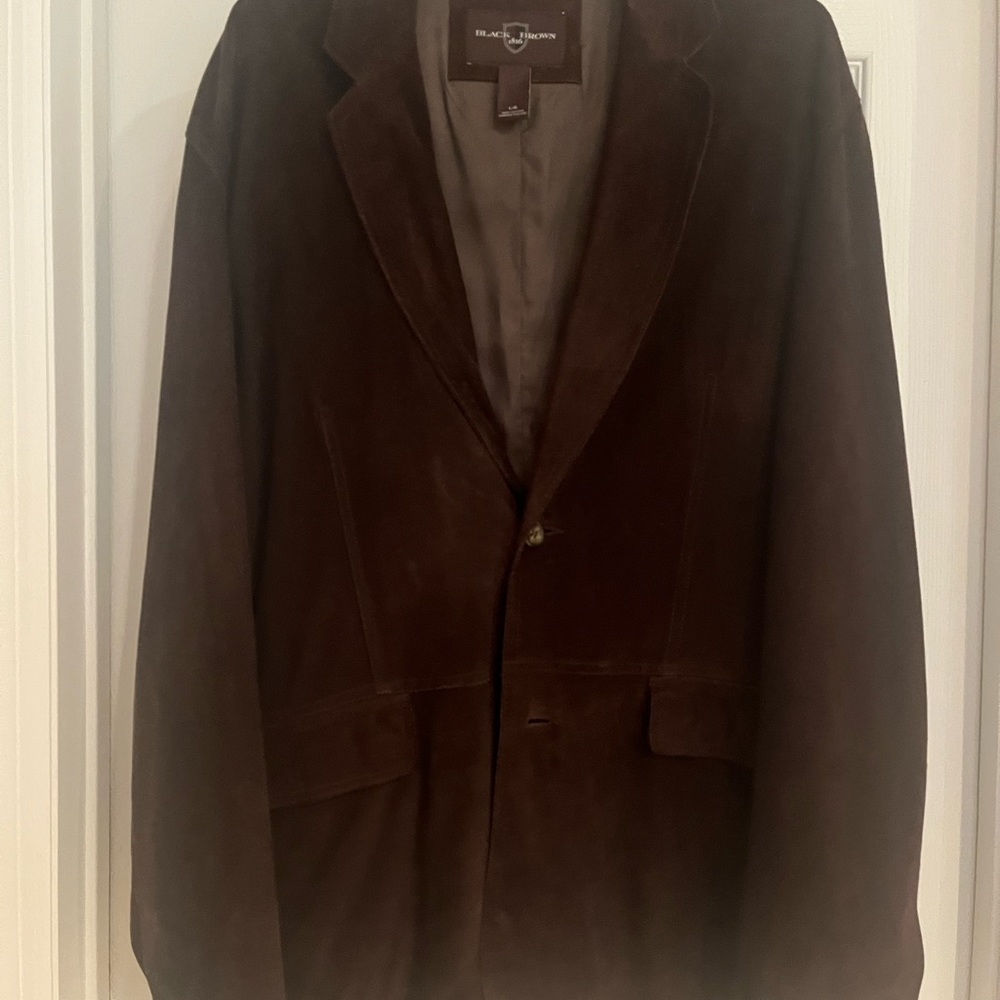 Men’s brown leather suede blazer. Gorgeous detail original suede.